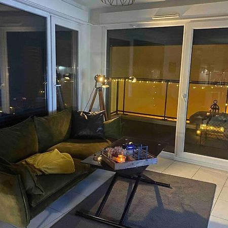 Meyzieu : Superbe Appartement Tres Cosy. メイジュー エクステリア 写真